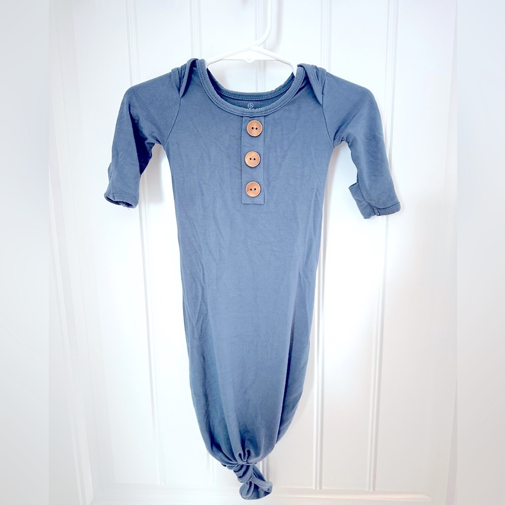 Caden Lane Bamboo Gown and Hat